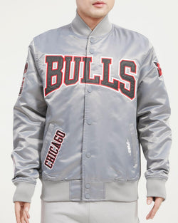 PRO STANDARD CHICAGO BULLS CREST EMBLEM SATIN JACKET (GRAY)