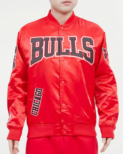 PRO STANDARD CHICAGO BULLS CREST EMBLEM SATIN JACKET (RED)