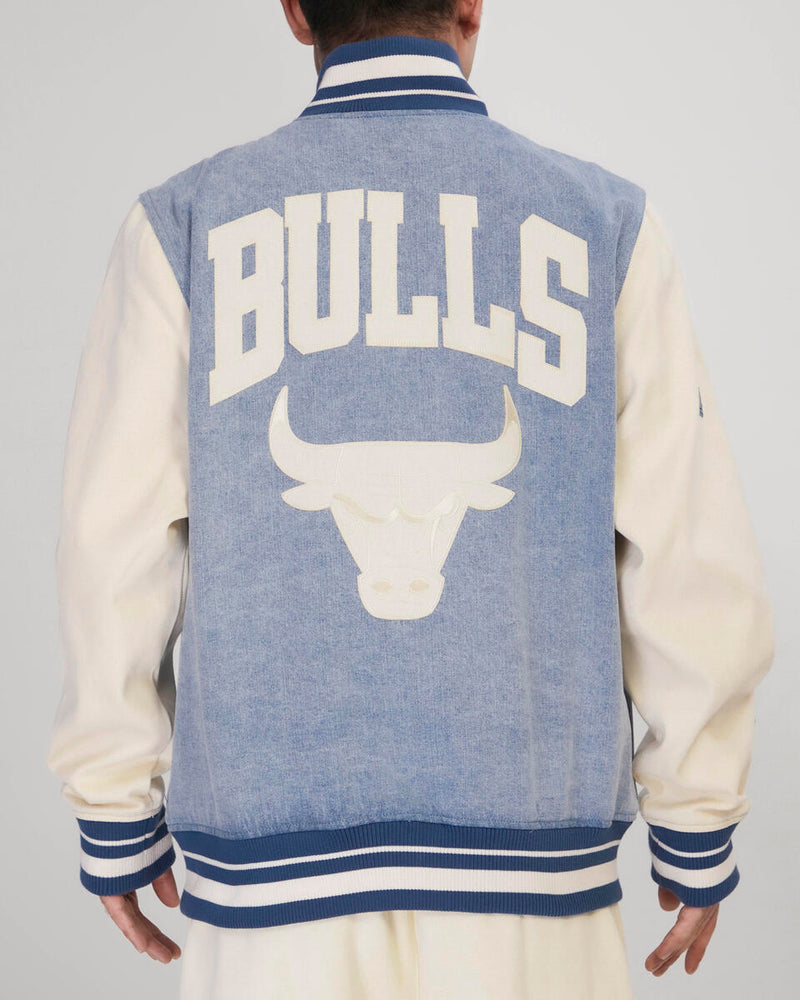 PRO STANDARD CHICAGO BULLS VARSITY BLUES DENIM VARSITY JACKET (DENIM/LINEN)