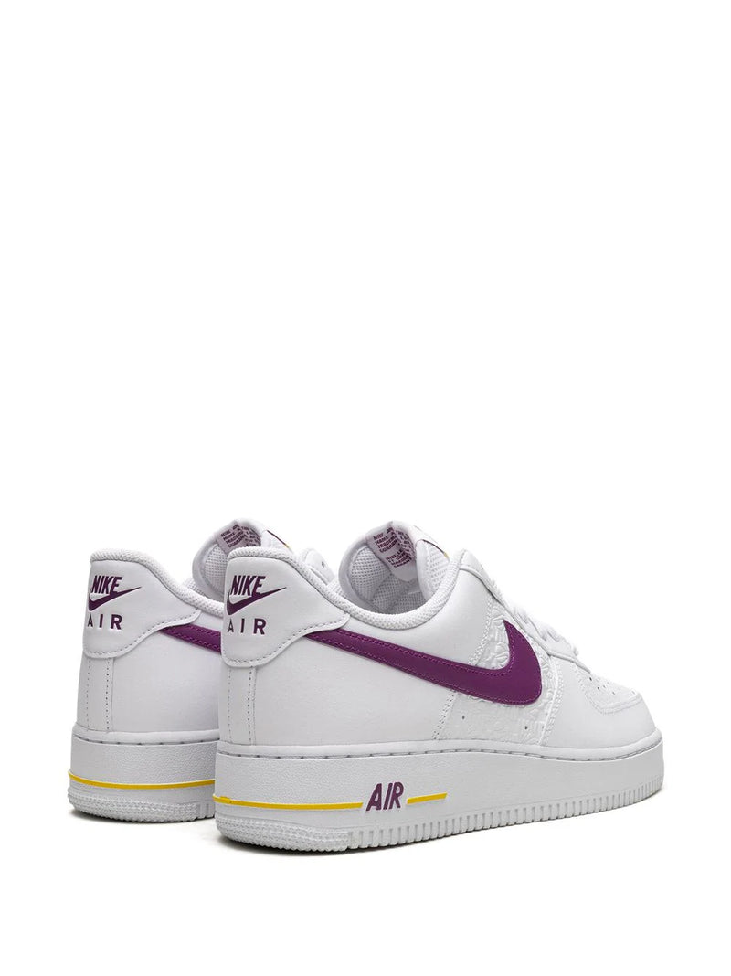 NIKE AIR FORCE 1 LOW EMB RETURNS IN BOLD BERRY